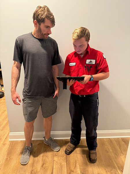 bill and maintenance details Showing a customer maintenance details